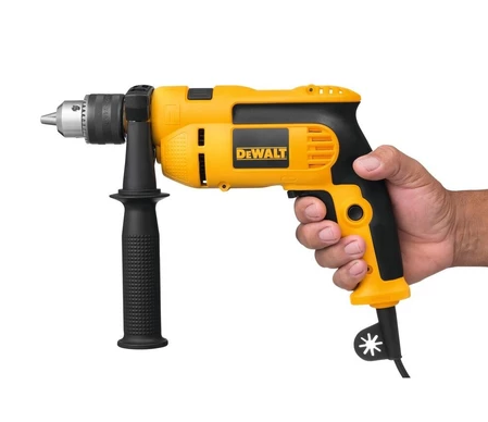 Furadeira de impacto 1/2" 710 watts com 1 velocidade variável e reversível - DWD502 Dewalt